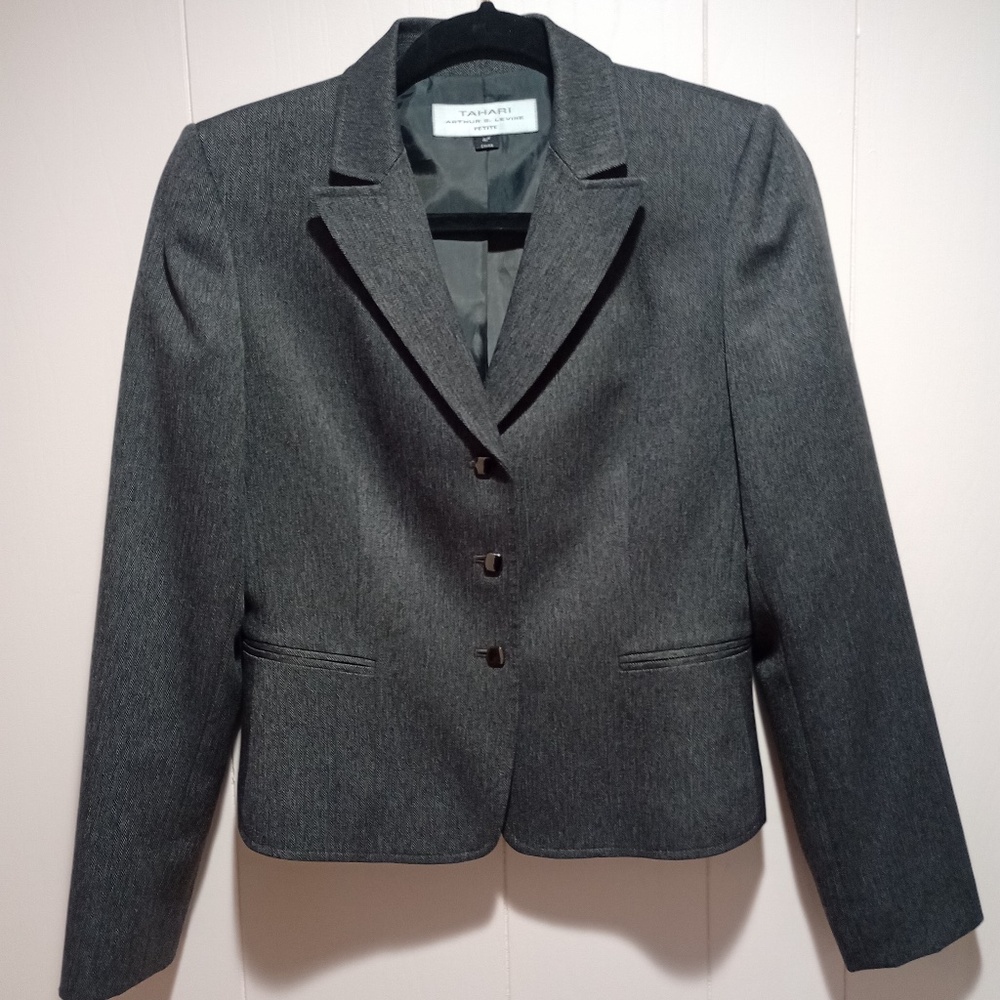Tahari Arthur S. Levine PETITE Gray Black Chevron Buttoned Blazer (4P) EUC